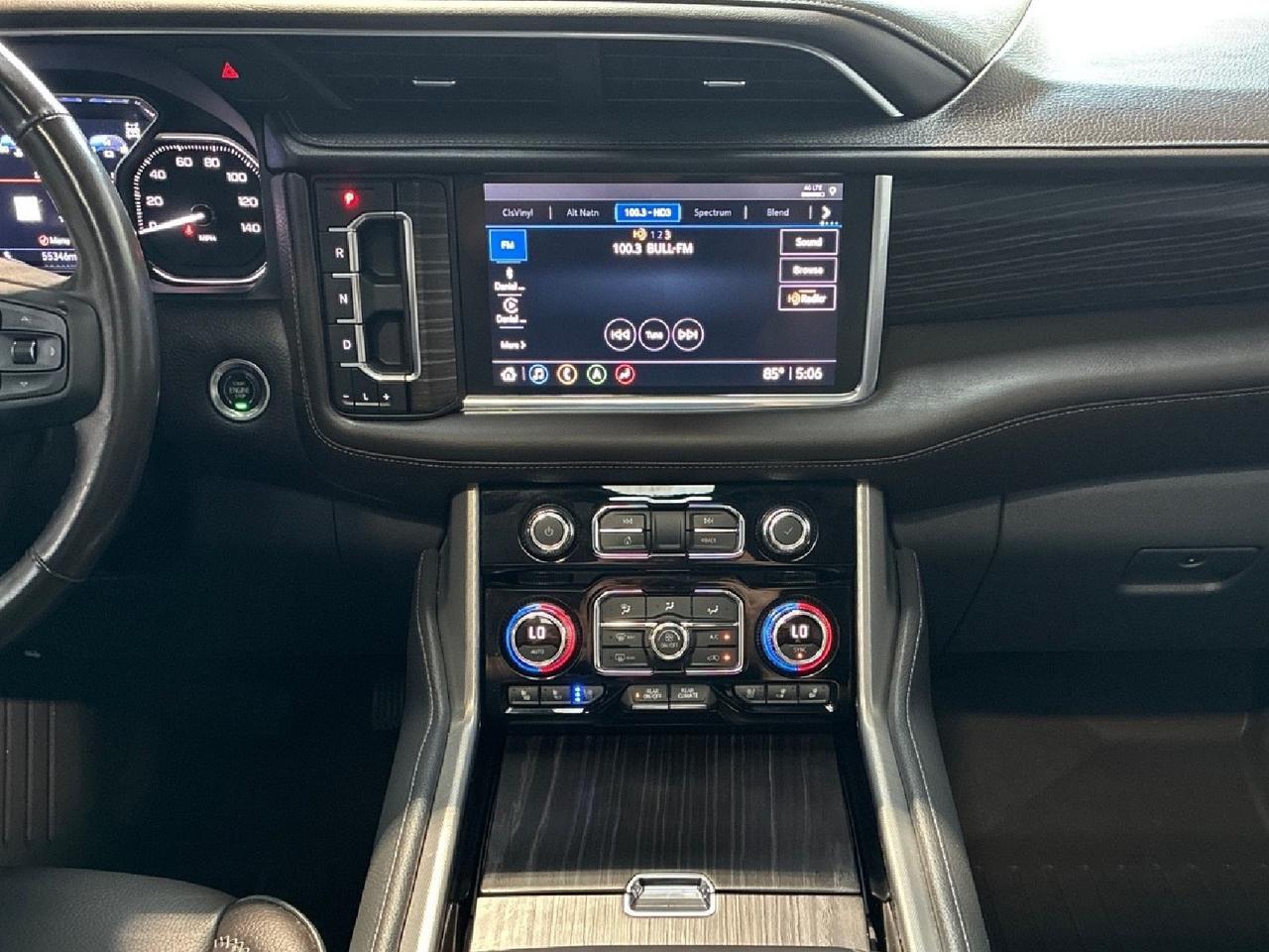 2021 GMC Yukon Denali, 4x4, Premium Pkg (Pano Roof, Power Boards, Adaptive Cruise), Power Center Consle Houston TX