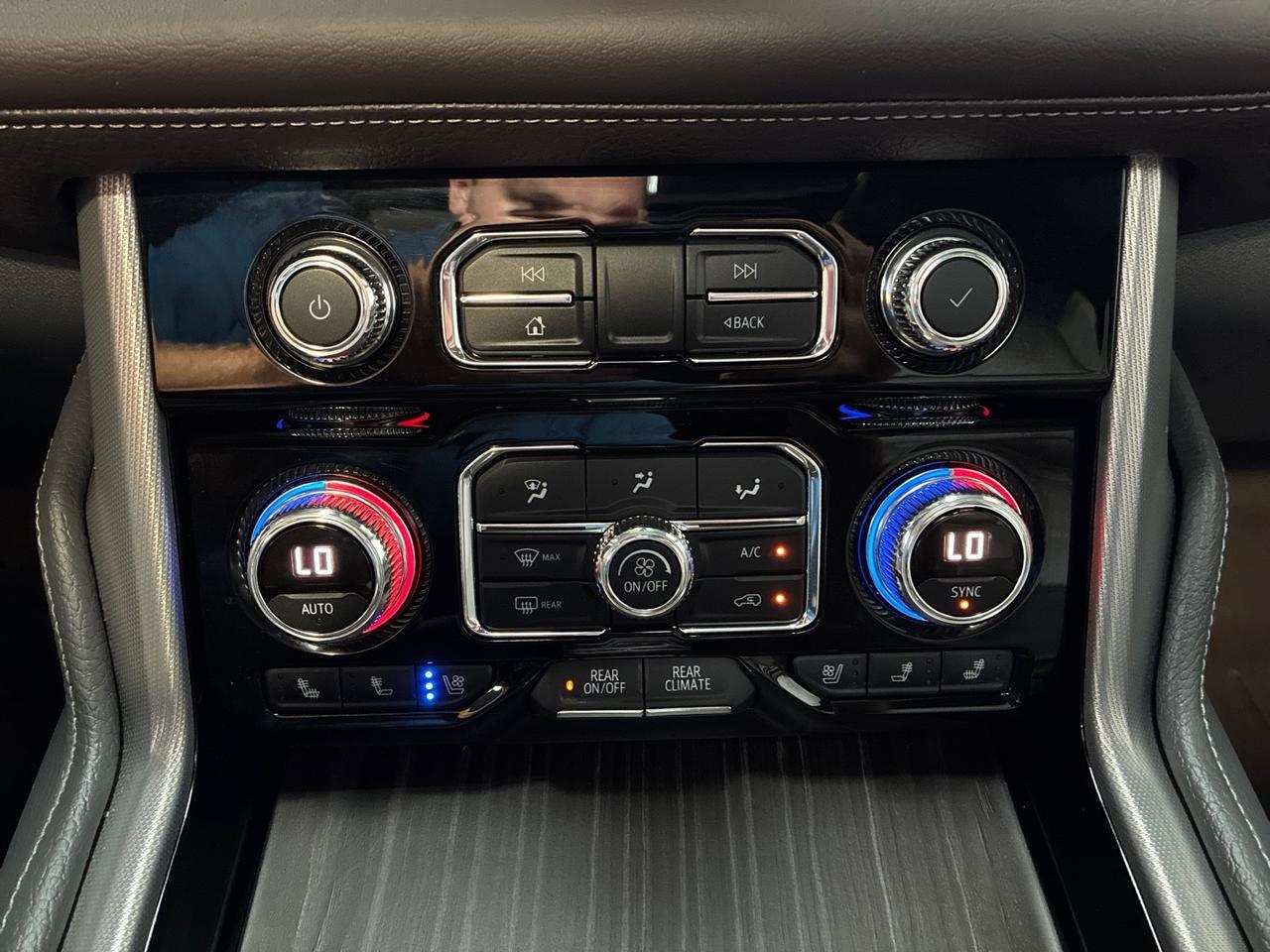 2021 GMC Yukon Denali, 4x4, Premium Pkg (Pano Roof, Power Boards, Adaptive Cruise), Power Center Consle Houston TX