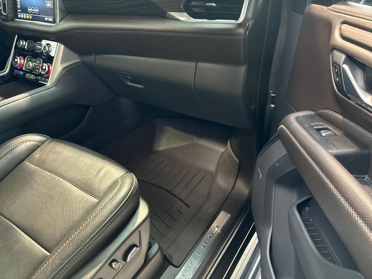 2021 GMC Yukon Denali, 4x4, Premium Pkg (Pano Roof, Power Boards, Adaptive Cruise), Power Center Consle Houston TX