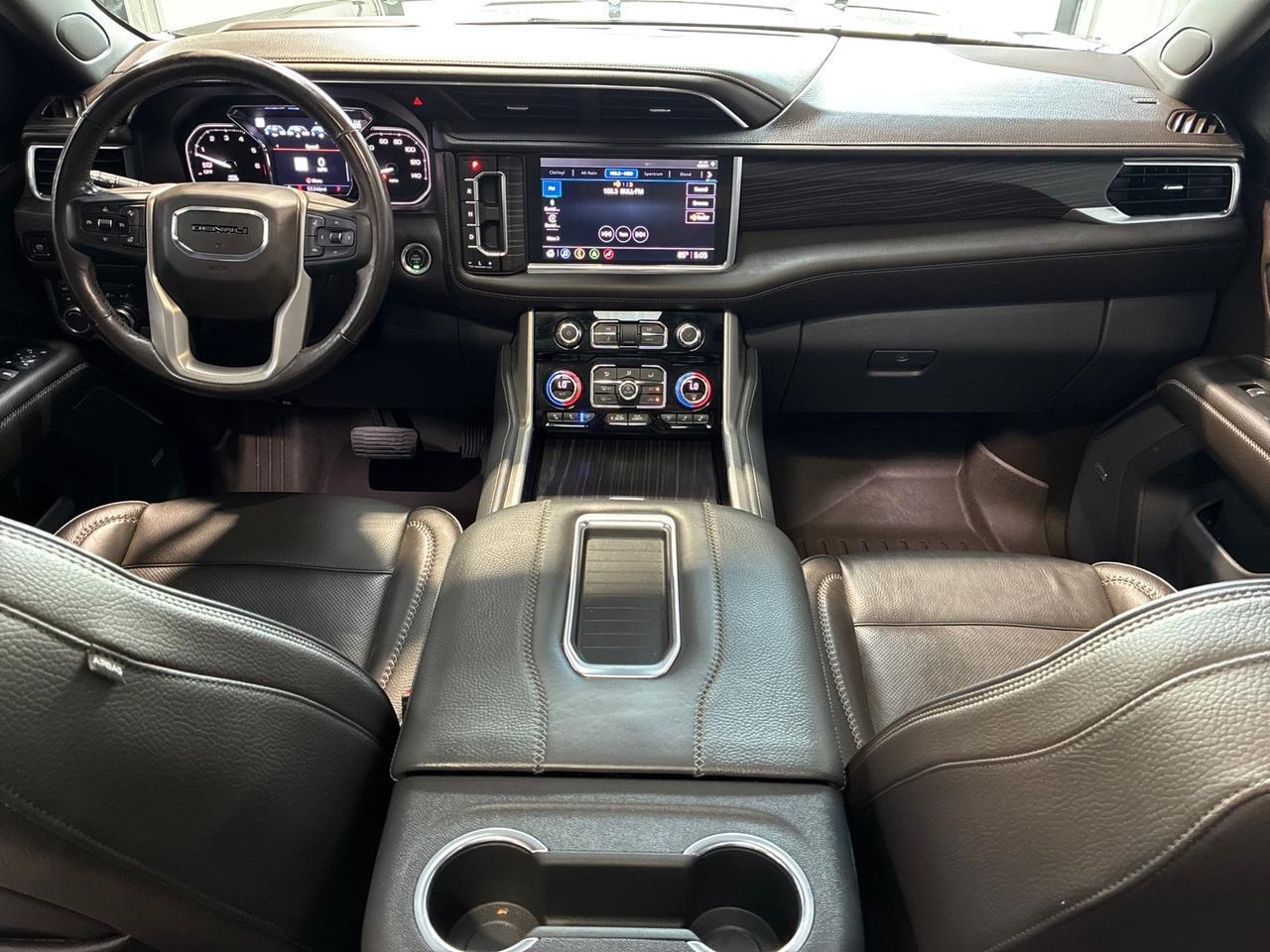 2021 GMC Yukon Denali, 4x4, Premium Pkg (Pano Roof, Power Boards, Adaptive Cruise), Power Center Consle Houston TX