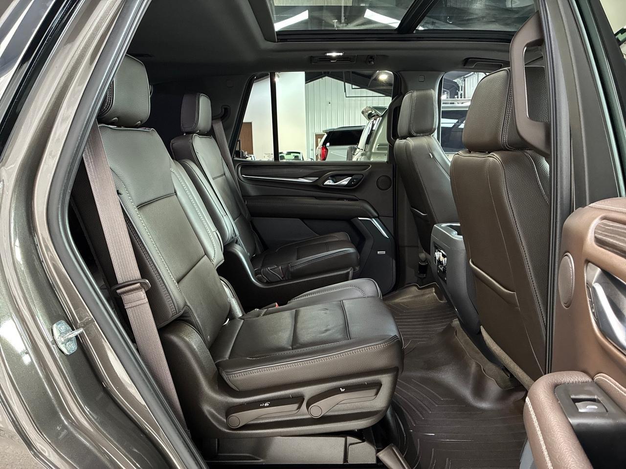 2021 GMC Yukon Denali, 4x4, Premium Pkg (Pano Roof, Power Boards, Adaptive Cruise), Power Center Consle Houston TX