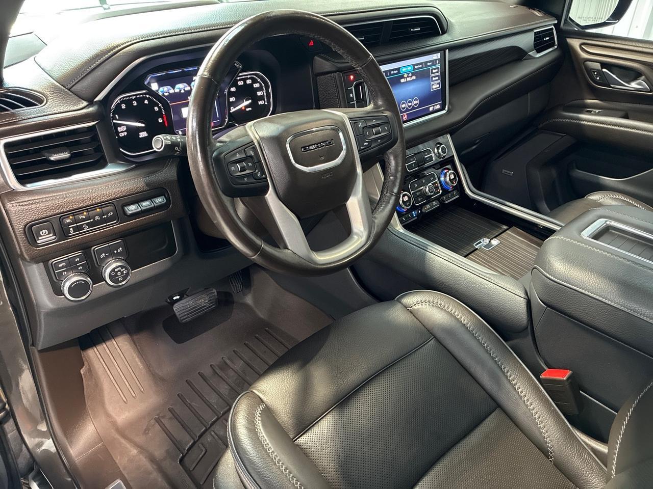 2021 GMC Yukon Denali, 4x4, Premium Pkg (Pano Roof, Power Boards, Adaptive Cruise), Power Center Consle Houston TX