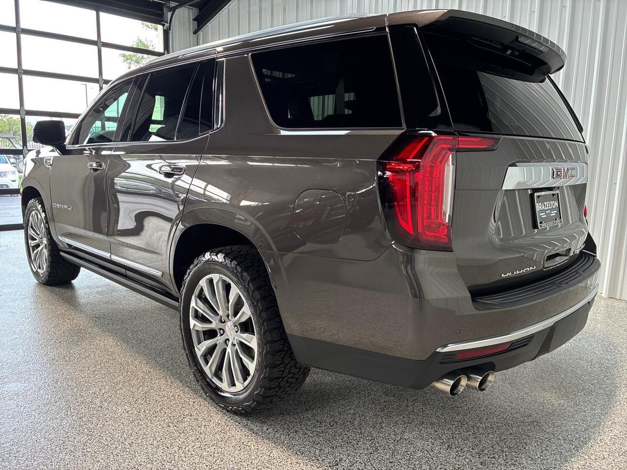 2021 GMC Yukon Denali, 4x4, Premium Pkg (Pano Roof, Power Boards, Adaptive Cruise), Power Center Consle Houston TX