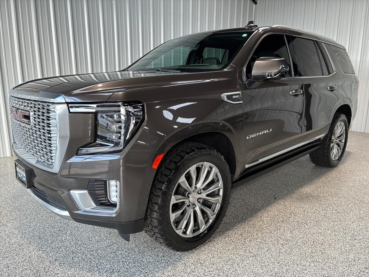 2021 GMC Yukon Denali, 4x4, Premium Pkg (Pano Roof, Power Boards, Adaptive Cruise), Power Center Consle Houston TX