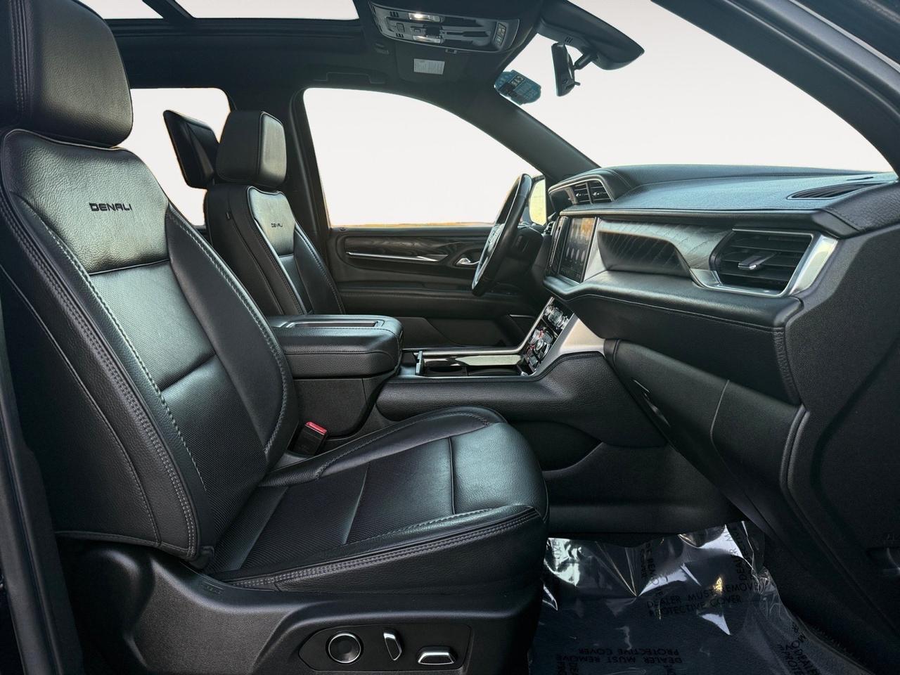 2021 GMC Yukon Denali, MOONROOF, POWER RUNNING BOARDS, POWER FOLDING MIRRORS, UNIVERSAL GARAGE DOOR OPENER, TVS IN REAR SEATS, APPLE CARPLAY/ANDROID AUTO, HEATED AND VENTILATED SEATS, ONLY 1 OWNER, CLEAN CARFAX! Norfolk VA