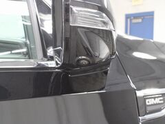 2021 GMC Yukon SLT 4WD 8 Passenger Fond du Lac WI