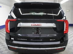 2021 GMC Yukon SLT 4WD 8 Passenger Fond du Lac WI