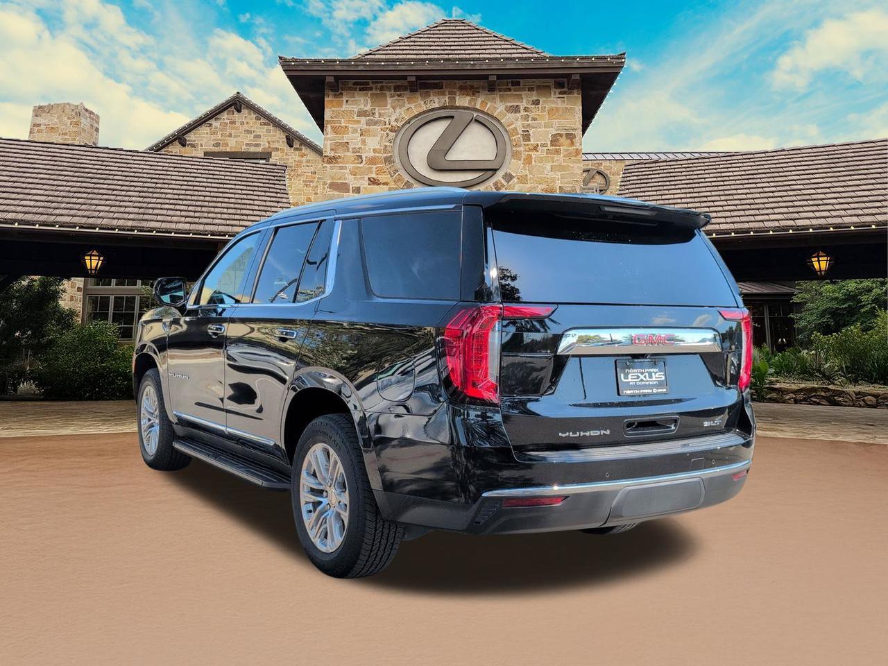 2021 GMC Yukon SLT
