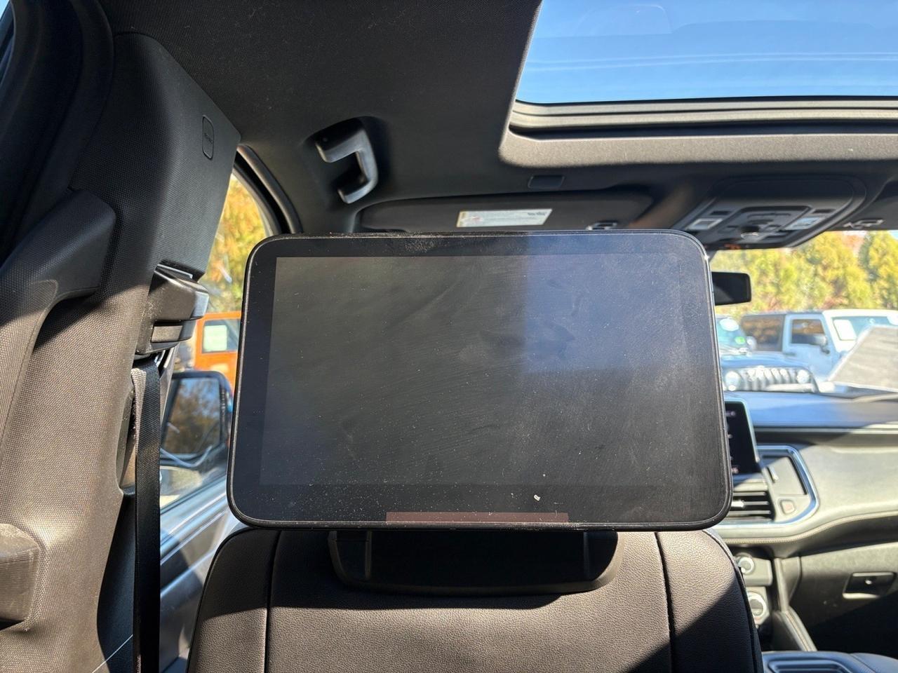 2021 GMC Yukon XL AT4, POWER RUNNING BOARDS, HANDS-FREE LIFTGATE, AUTO START/STOP, PANORAMIC SUNROOF, HEADS-UP DISPLAY, BLIND SPOT ALERT, APPLE CARPLAY/ANDROID AUTO, CAPTAINS CHAIRS, POWER 3RD ROW SEATING, HEATED & VENTILATED SEATS, ONLY 1 OWNER, YUKON DRIVE THIS TODA Virginia Beach VA