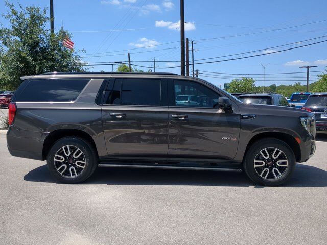 2021 GMC Yukon XL AT4