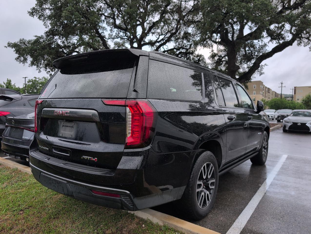 2021 GMC Yukon XL AT4
