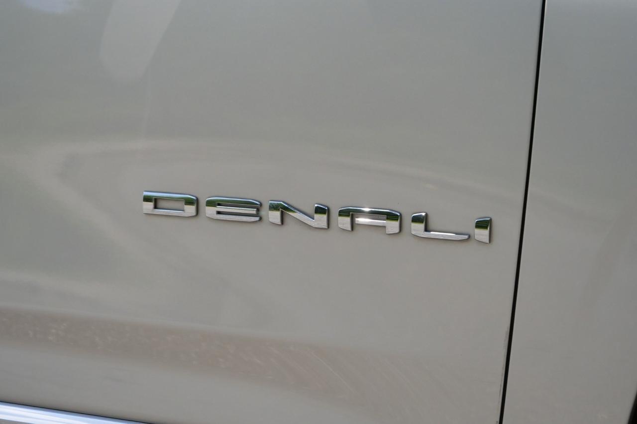 2021 GMC Yukon XL Denali / 4WD / Ultimate Package / Rear Entertainment! Lincolnton NC