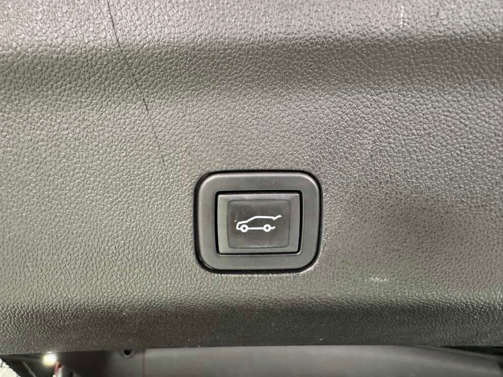 2021 GMC Yukon XL Denali Cayenne Red paint, Jet Black interior, rear entertainment system, Bose audio system AND MORE! Fort Lauderdale FL