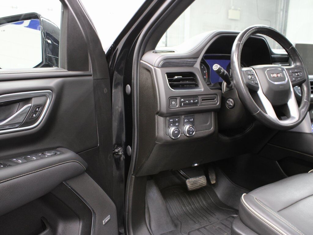 2021 GMC Yukon XL SLT 4WD 7 Passenger Fond du Lac WI