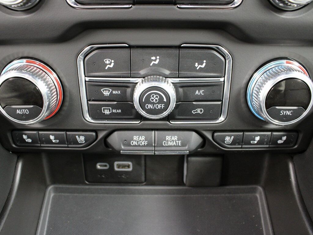2021 GMC Yukon XL SLT 4WD 7 Passenger Fond du Lac WI