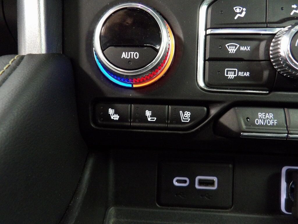 2021 GMC Yukon XL SLT 4WD 7 Passenger Fond du Lac WI