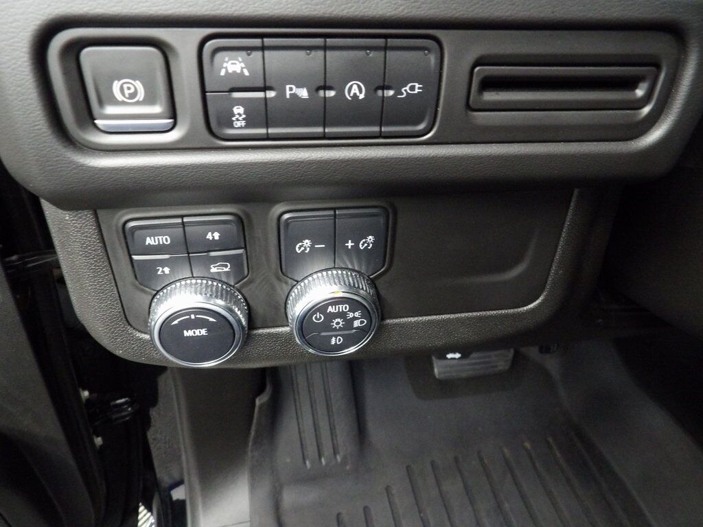 2021 GMC Yukon XL SLT 4WD 7 Passenger Fond du Lac WI