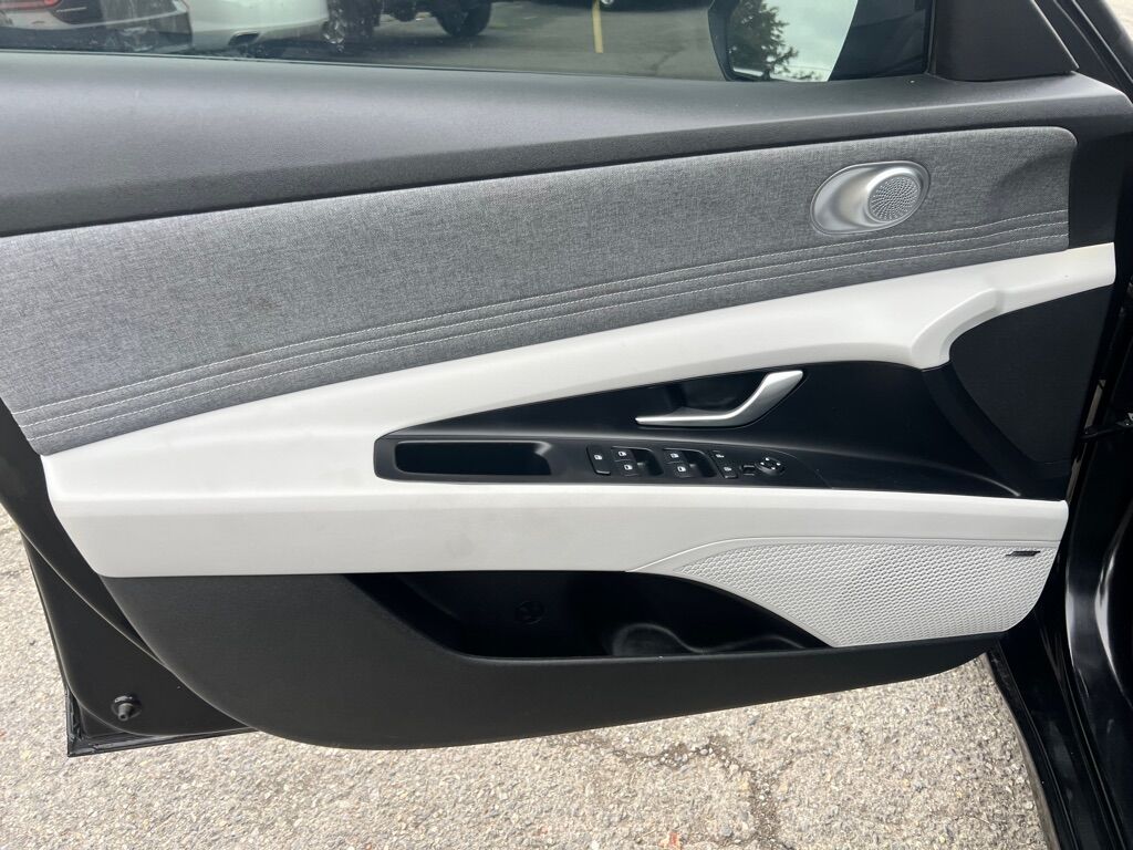 2021 HYUNDAI ELANTRA LIMITED Des Moines WA