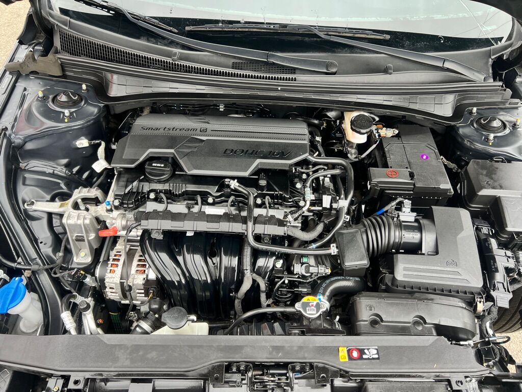 2021 HYUNDAI ELANTRA LIMITED Des Moines WA