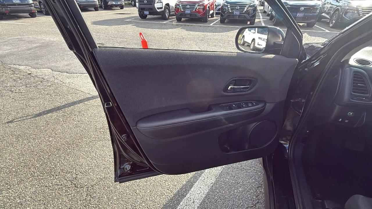 2021 Honda HR-V LX photo 8