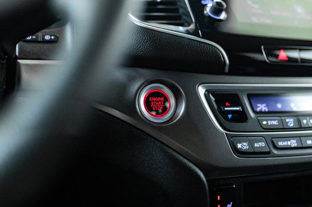 2021 Honda Pilot AWD LX BCam 3rd Row Red Deer AB