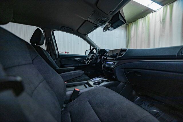 2021 Honda Pilot AWD LX BCam 3rd Row Red Deer AB