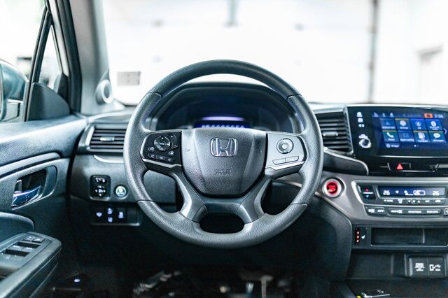 2021 Honda Pilot AWD LX BCam 3rd Row Red Deer AB