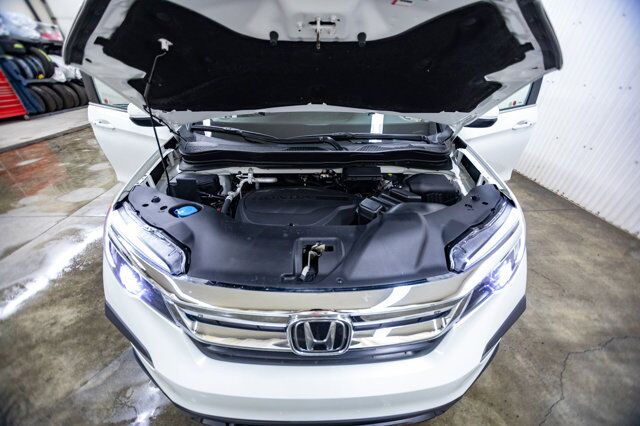 2021 Honda Pilot AWD LX BCam 3rd Row Red Deer AB