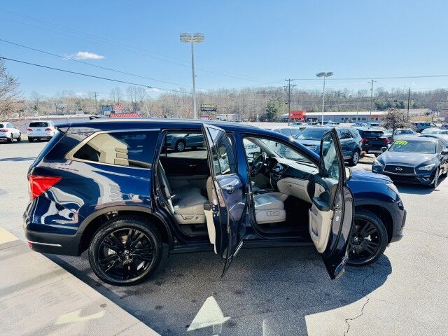 2021 Honda Pilot Touring 8-Passenger / Theater Pkg Conover NC