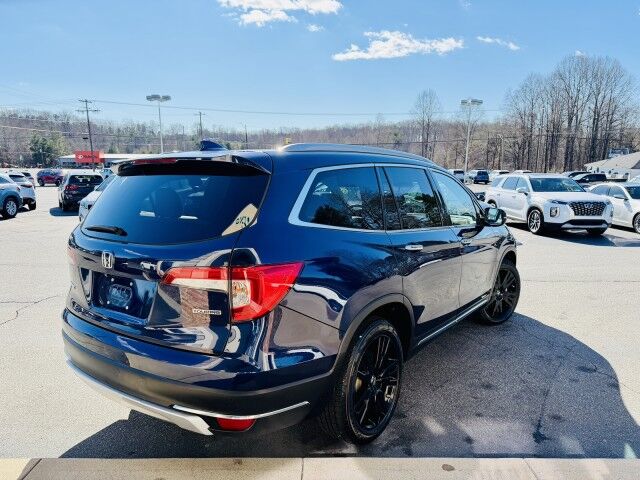 2021 Honda Pilot Touring 8-Passenger / Theater Pkg Conover NC