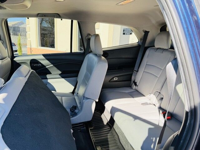 2021 Honda Pilot Touring 8-Passenger / Theater Pkg Conover NC