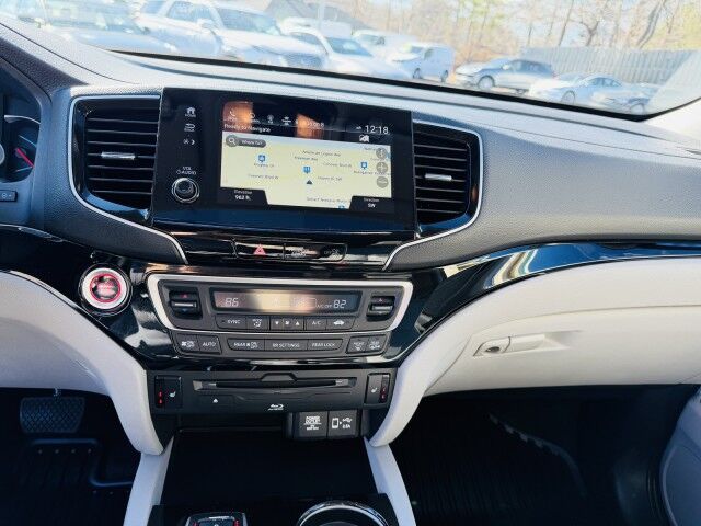 2021 Honda Pilot Touring 8-Passenger / Theater Pkg Conover NC