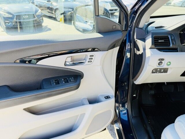 2021 Honda Pilot Touring 8-Passenger / Theater Pkg Conover NC