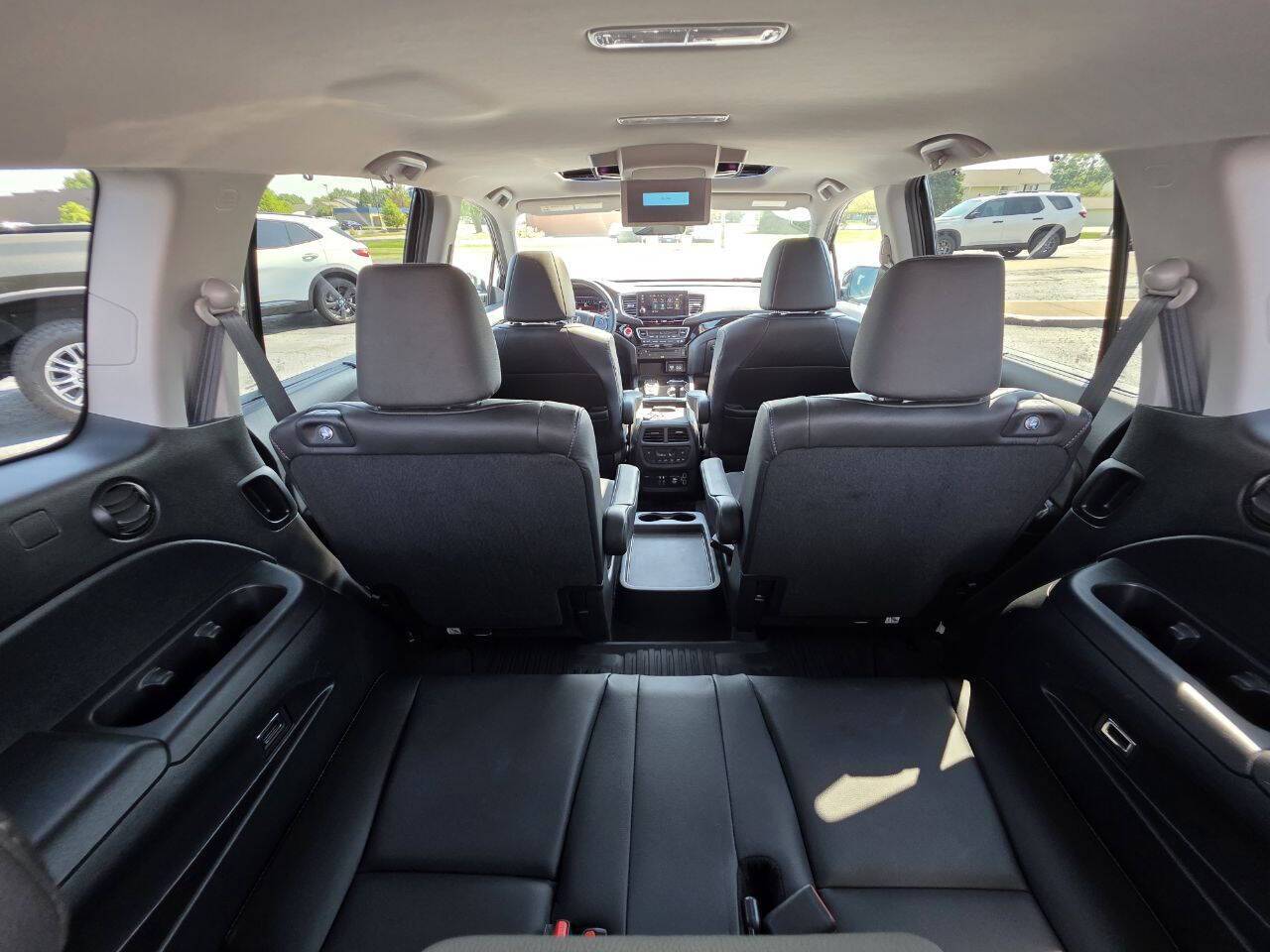 2021 Honda Pilot Touring w/Rear Captain's Chairs AWD 4dr SUV Eldridge IA