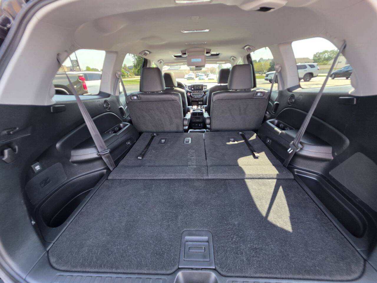 2021 Honda Pilot Touring w/Rear Captain's Chairs AWD 4dr SUV Eldridge IA