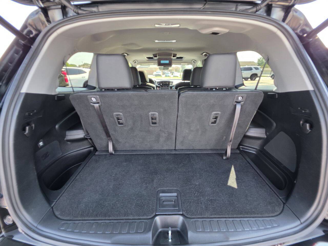 2021 Honda Pilot Touring w/Rear Captain's Chairs AWD 4dr SUV Eldridge IA
