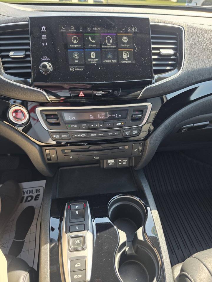 2021 Honda Pilot Touring w/Rear Captain's Chairs AWD 4dr SUV Eldridge IA