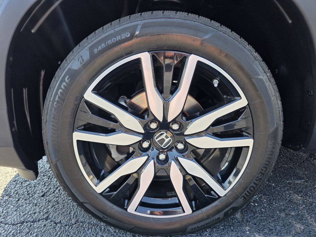 2021 Honda Pilot Touring w/Rear Captain's Chairs AWD 4dr SUV Eldridge IA
