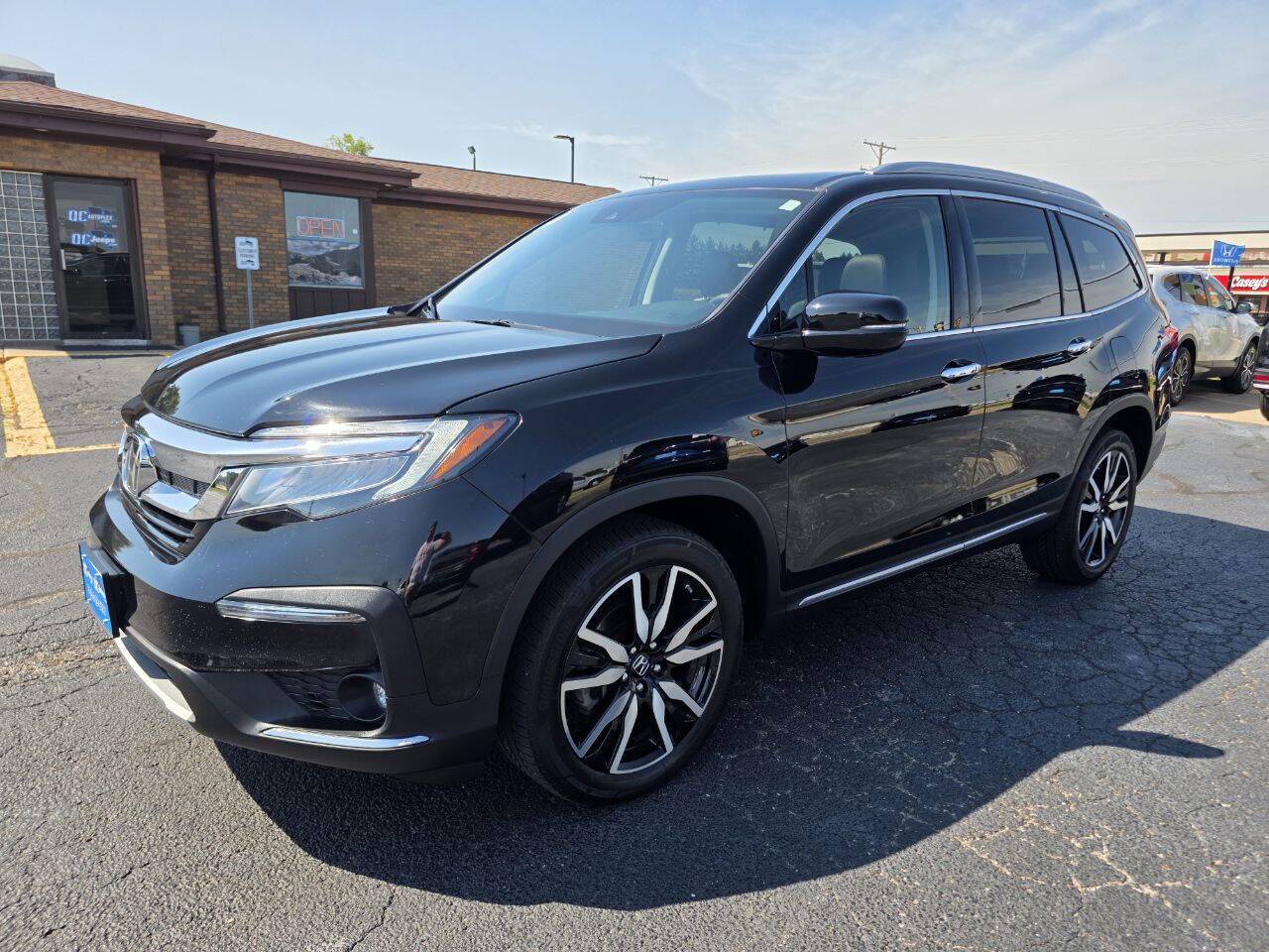 2021 Honda Pilot Touring w/Rear Captain's Chairs AWD 4dr SUV Eldridge IA