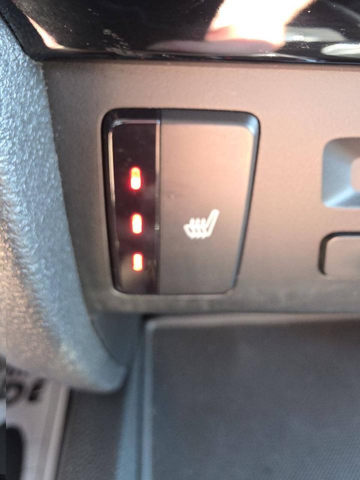 2021 Honda Pilot Touring w/Rear Captain's Chairs AWD 4dr SUV Eldridge IA