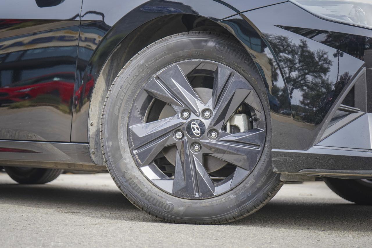 2021 Hyundai Elantra Hybrid Blue