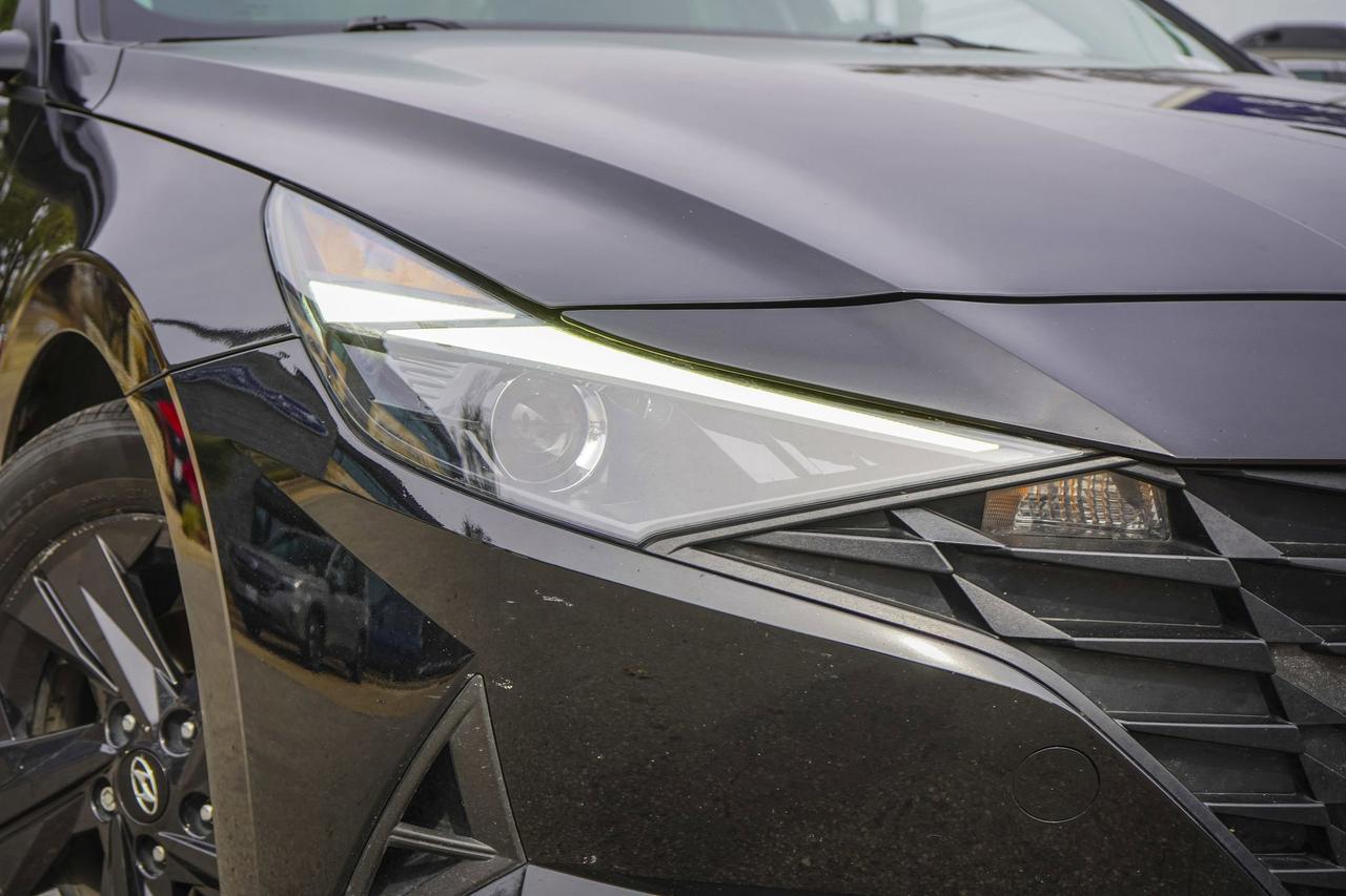 2021 Hyundai Elantra Hybrid Blue