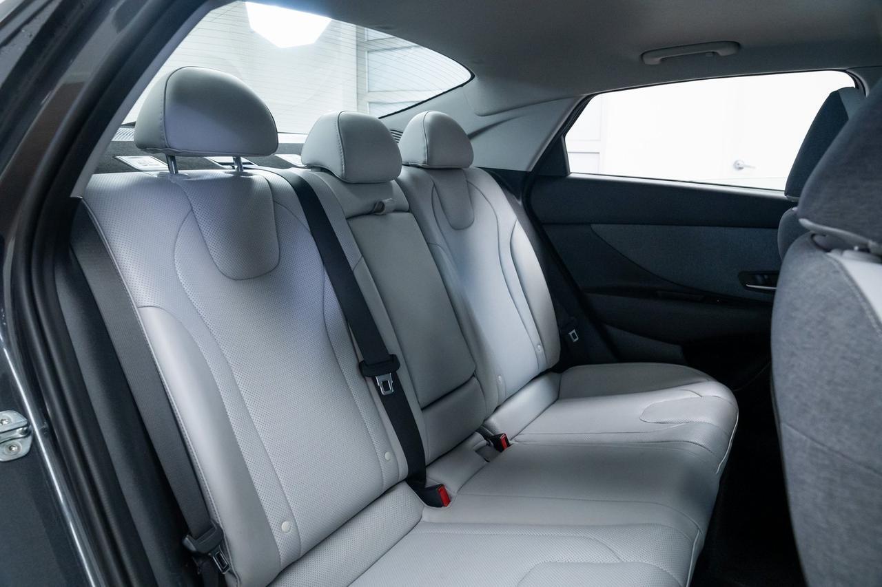 2021 Hyundai Elantra Limited Navigation Heated Leather Seats Apple Carplay Portland OR