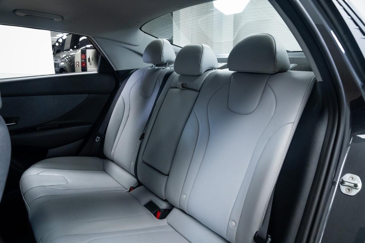 2021 Hyundai Elantra Limited Navigation Heated Leather Seats Apple Carplay Portland OR