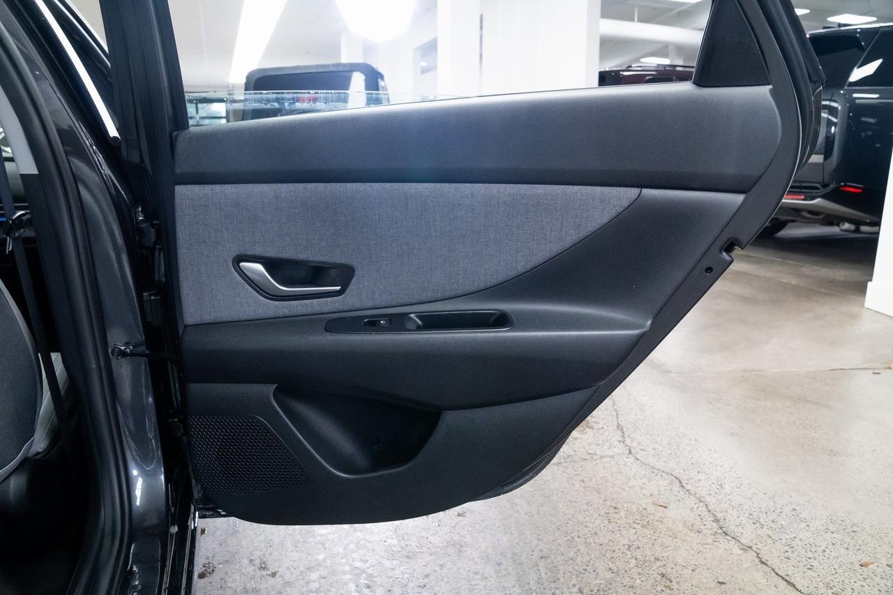 2021 Hyundai Elantra Limited Navigation Heated Leather Seats Apple Carplay Portland OR