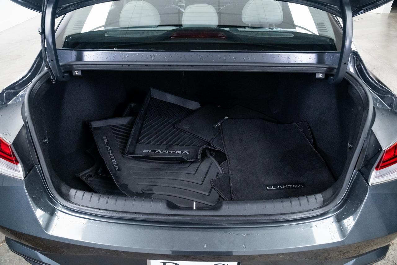 2021 Hyundai Elantra Limited Navigation Heated Leather Seats Apple Carplay Portland OR