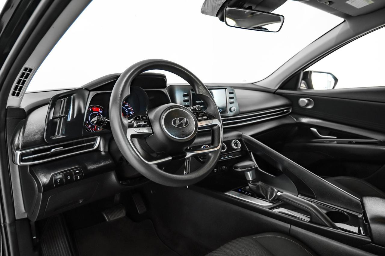 2021 Hyundai Elantra SE BLIND SPOT ASSIST LANE KEEP ASSIST FORWARD COLLISION ALERT REAR CAMERA BLUETOOTH Carrollton TX