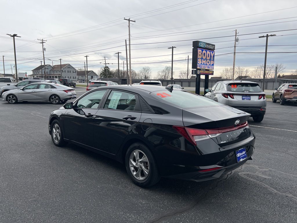 2021 Hyundai Elantra SE