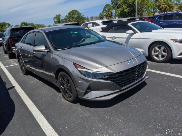 2021 Hyundai Elantra SEL Oshkosh WI