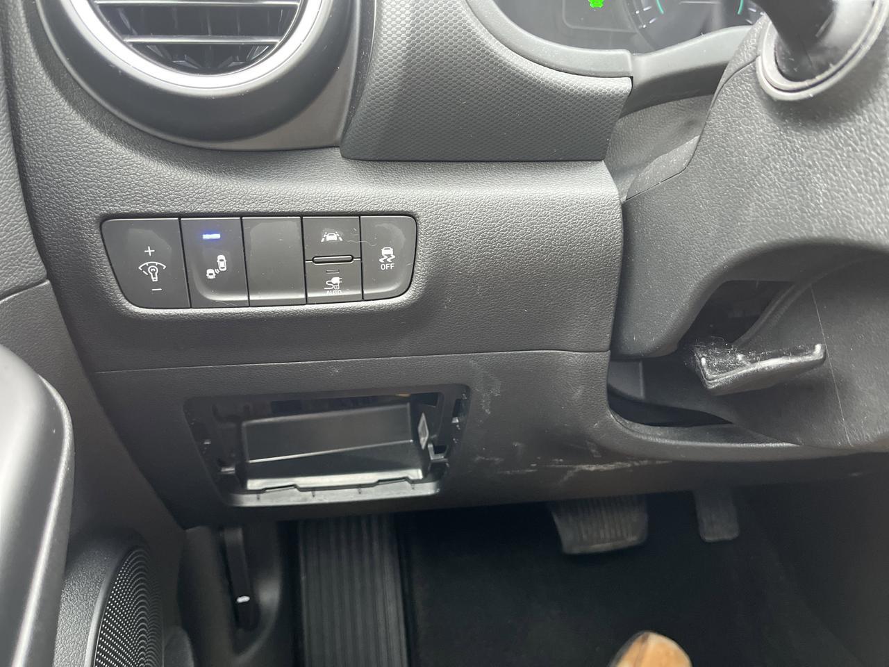 2021 Hyundai Kona Electric Limited FWD w/Sunroof HeatedLeatherSeats Saukville WI